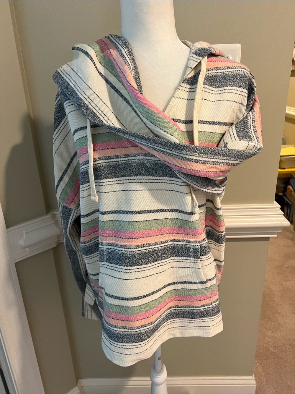O'Neill Cream Lounge Suit with Pink, Green, Peach & Black Stripes, NWOT (L&XL) - Picture 10 of 15